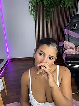 DRACARYSS_'s Live XXX Chat