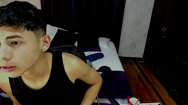 Liam_Adamms Live XXX-Chat