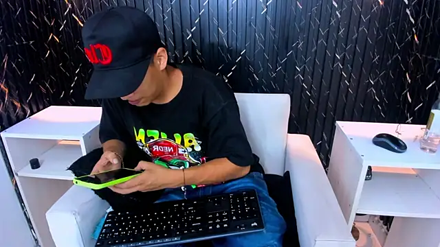 Chat XXX ao vivo de Lian_Jacob
