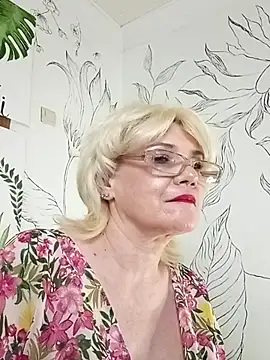 Catty_Lady Chat XXX in diretta