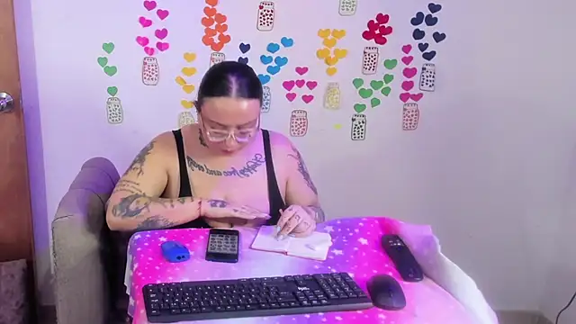 Živý XXX chat MiaYMolly