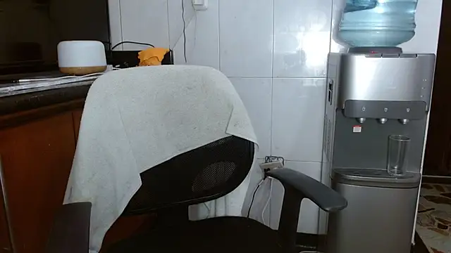 Chat +18 de Madisson_Messyy ao vivo