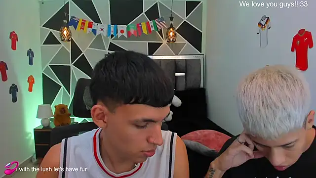 Juan_Nd_Steven Chat XXX live