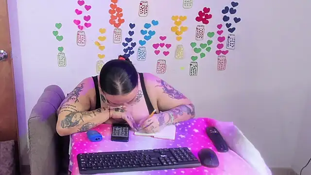 Czat XXX na żywo – MiaYMolly