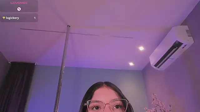 XXX chat uživo modela Hailey-Fox