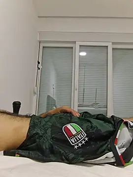 FrameBoyn Live XXX chat