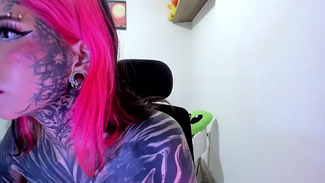 Chat +18 de Nickidoll66_ ao vivo