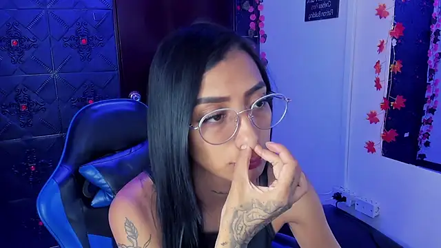 Živý XXX chat KarlaSlutSkinny__