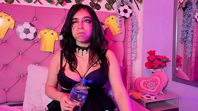 Živý XXX chat Kira-Berry