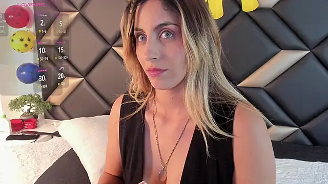 Živý XXX chat AdrianaHarlow
