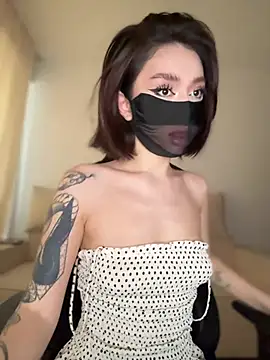 DeferentUproar Live XXX-Chat