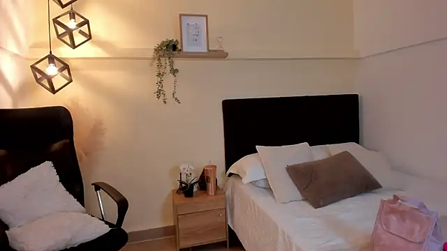 Lucia_Brown_'s Live XXX Chat