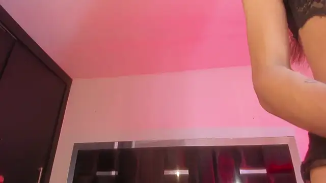 DANITENDER555n Live XXX chat