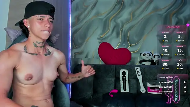 XXX chat uživo modela AmberAdams_