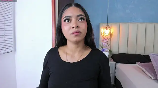 Charlothe_01 লাইভ XXX চ্যাট