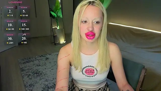 Chat +18 de Luna_Beverly ao vivo