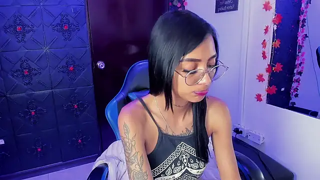 KarlaSlutSkinny__ 即時 XXX 聊天