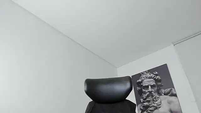 simonleon27 live XXX chat