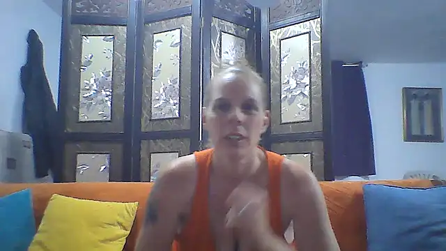 WildScorpio86's Live XXX Chat