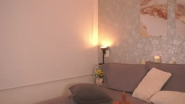 Chatroom XXX en direct de LillyThompson