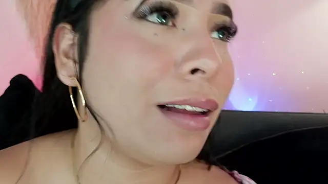 Онлайн чат XXX mia_roux1