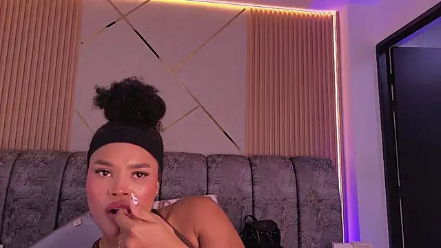 naia_blessed – Live XXX-chat