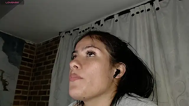 ailyngg লাইভ XXX চ্যাট