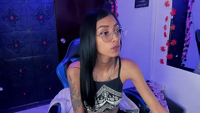 KarlaSlutSkinny__ – Live XXX-chat