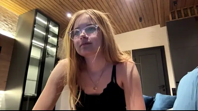 NikaLicka's Live XXX Chat