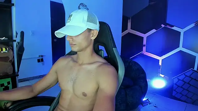 Živý XXX chat MaxiimoRomano_