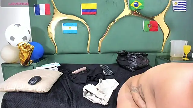 Chat XXX en directo de Oriana69_