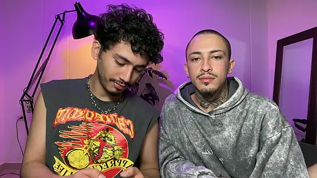 Noah_and_Steven Adlı Modelin Canlı XXX Sohbeti