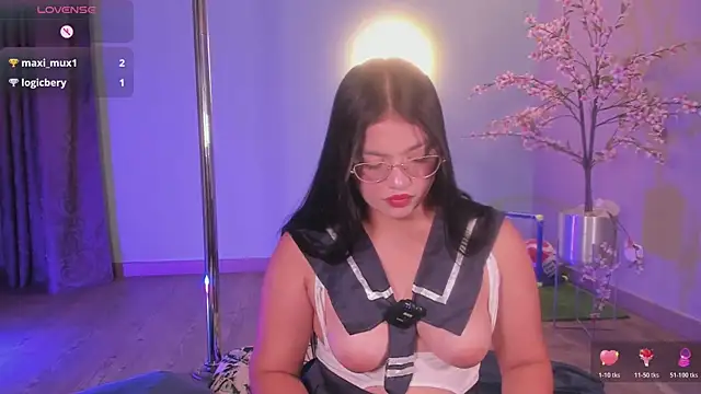 Hailey-Fox XXX чат на живо