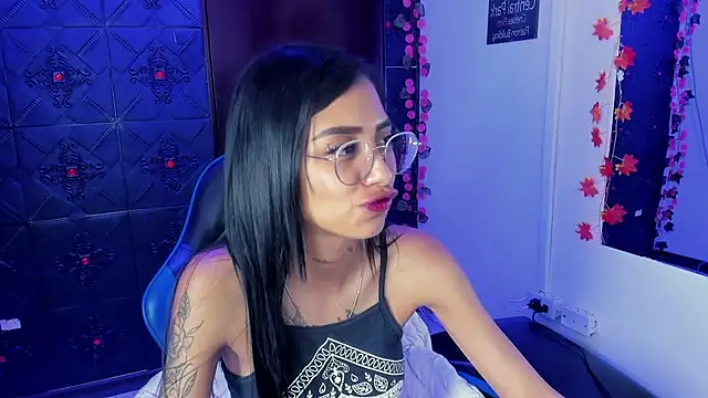 KarlaSlutSkinny__'s Live XXX Chat
