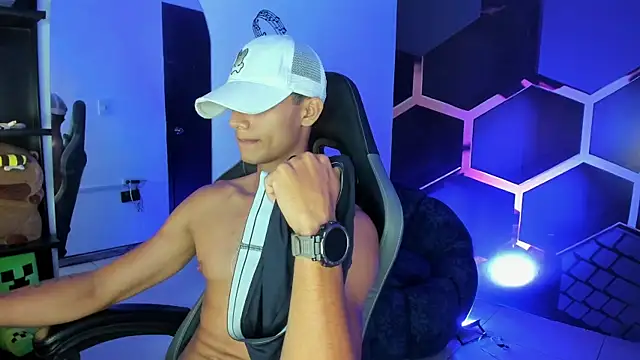 MaxiimoRomano_n Live XXX chat