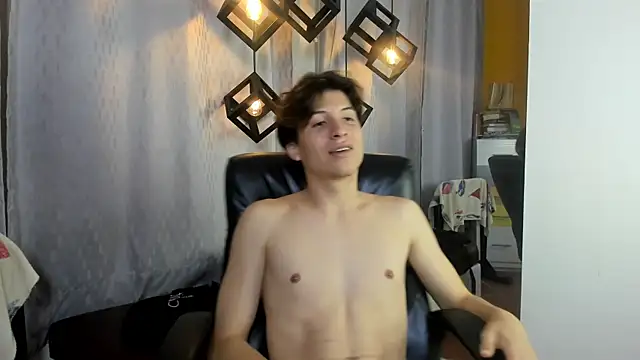 XXX chat uživo modela Marcoviolet