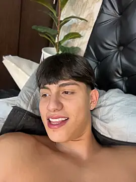 Chat +18 de Lander_Cruz ao vivo