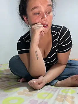 Živý XXX chat Kattyfeet