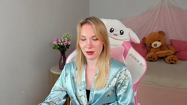 ElaraVoltage Chat XXX in diretta
