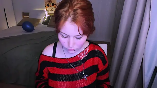 Chat +18 de MiaLacrice ao vivo