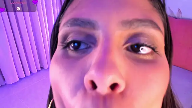 LunaRossie_'s Live XXX Chat