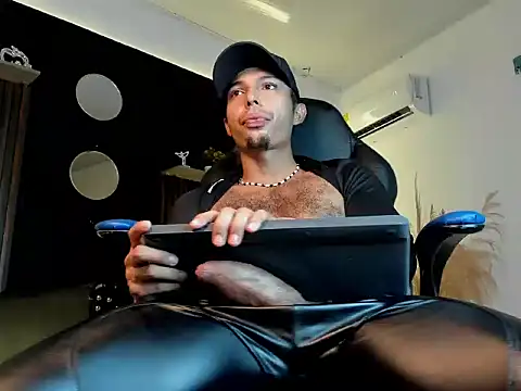 TitoBell Chat XXX live