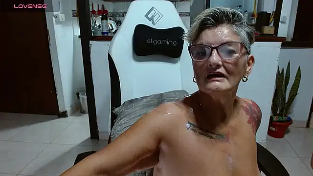 bety-cum2 Adlı Modelin Canlı XXX Sohbeti