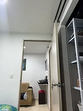 emyrose2 Adlı Modelin Canlı XXX Sohbeti