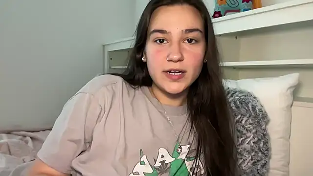 Chat +18 de anitayurmoniii ao vivo