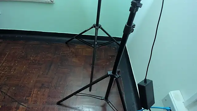 Chat +18 de AngeloBocellii ao vivo