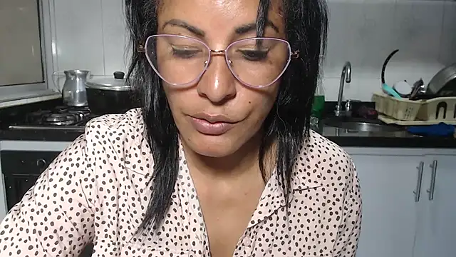 kateleyagrey's Live XXX Chat