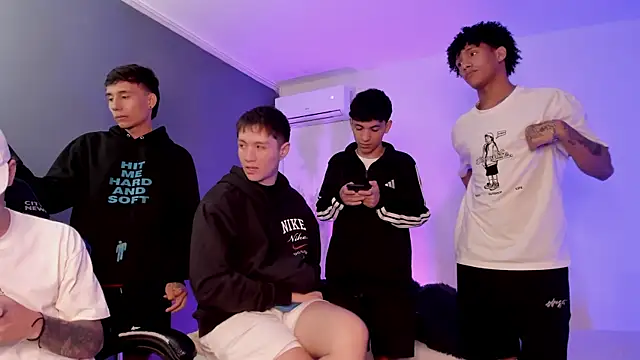 แชท XXX สดของ Handsomeboyss19