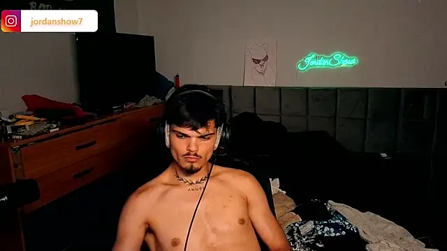 JordanShow live XXX chat