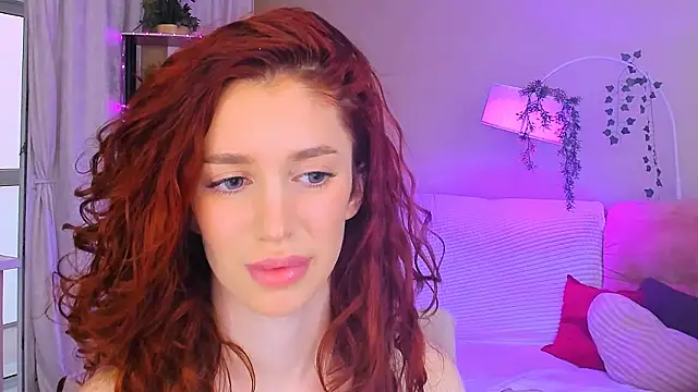 ChristinaConteeree: онлайн-секс-чат
